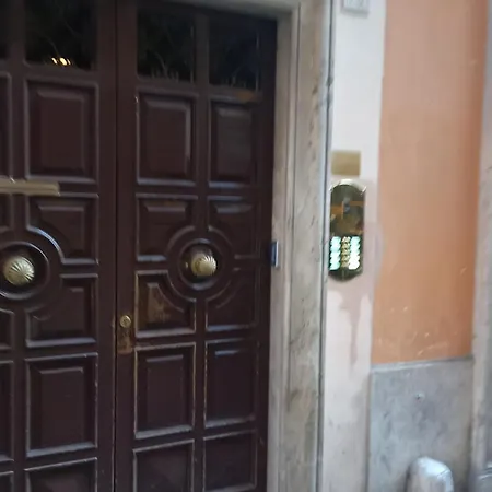 2 Two-bedroom Fontana Di Trevi Appartement Rome