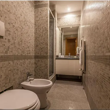 2 Two-bedroom Fontana Di Trevi * Rome