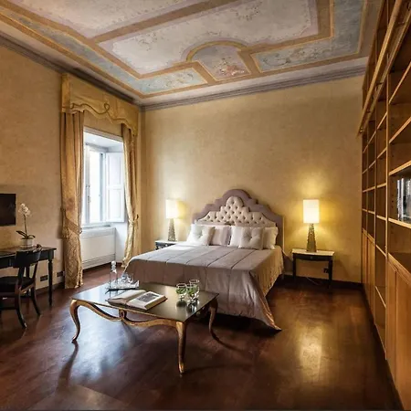 2 Two-bedroom Fontana Di Trevi Rome