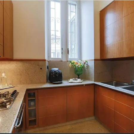 2 Two-bedroom Fontana Di Trevi * Rome