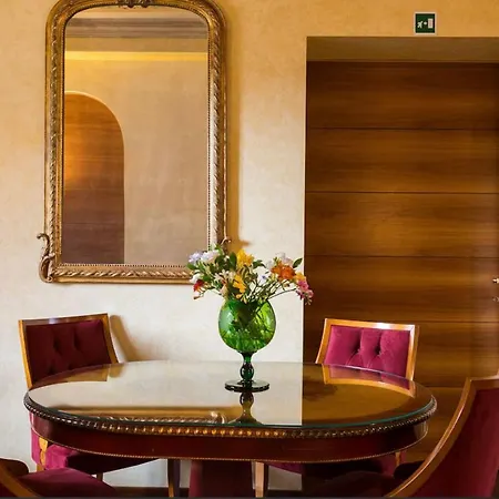 Appartement 2 Two-bedroom Fontana Di Trevi Rome