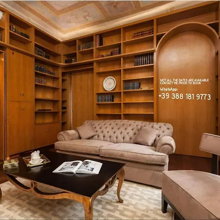 2 Two-bedroom Fontana Di Trevi Appartement Rome